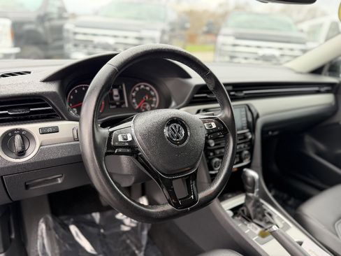Used 2020 Volkswagen Passat 2.0T SE image 13