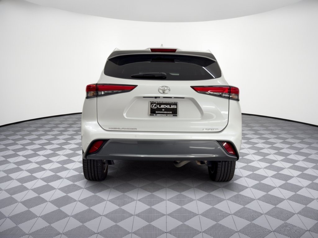 Used 2022 Toyota Highlander Limited FWD image 11