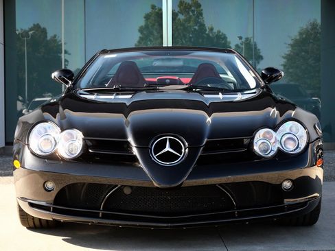 Used 2006 Mercedes-Benz SLR image 2