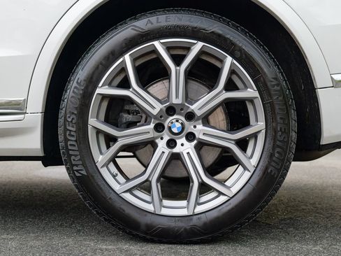 Used 2023 BMW X7 xDrive40i w/ Premium Package AWD/4WD image 14