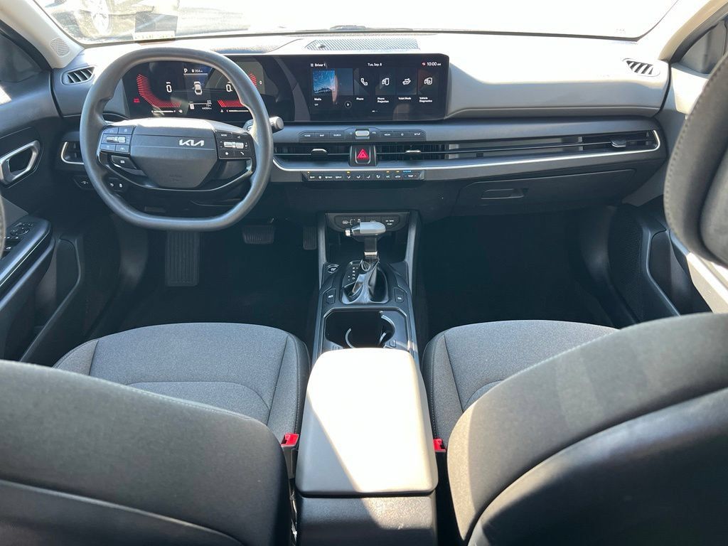 Certified 2025 Kia K4 FWD image 12