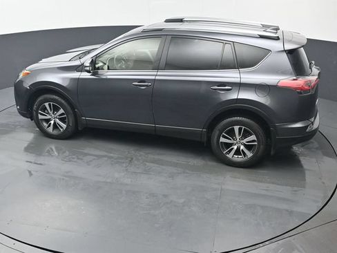 Used 2018 Toyota RAV4 XLE AWD/4WD image 39