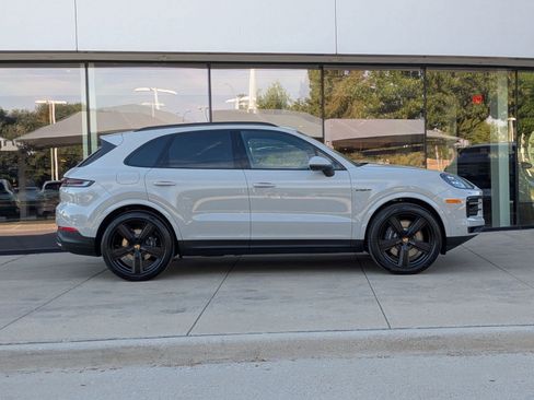 New 2026 Porsche Cayenne E-Hybrid image 8