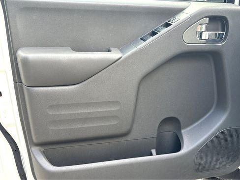 Used 2019 Nissan Frontier PRO-4X image 17