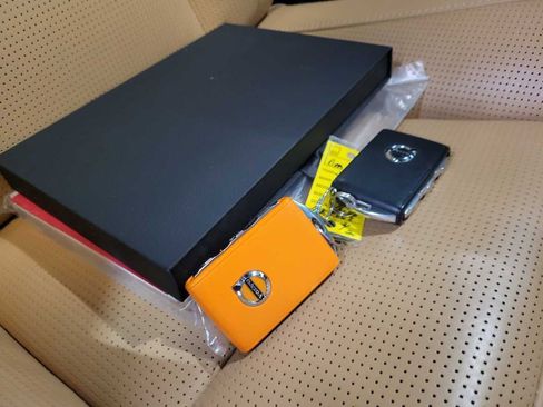 Used 2023 Volvo XC60 B6 Ultimate image 17