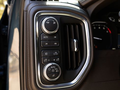 Used 2019 GMC Sierra 1500 SLT w/ SLT Premium Plus Package image 37