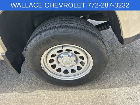 Used 2024 Chevrolet Colorado W/T RWD image 9