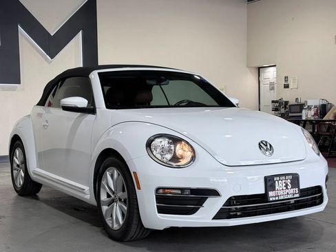Used 2017 Volkswagen Beetle 1.8T Classic FWD image 2