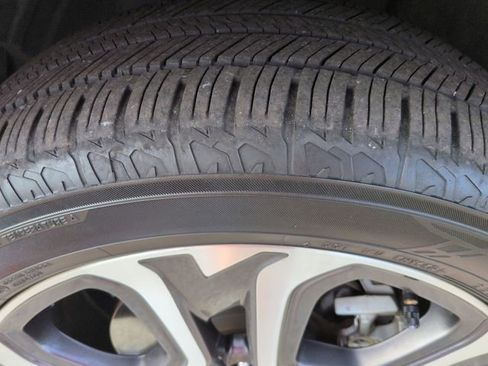 Used 2023 Subaru Ascent Limited w/ Technology Package image 11