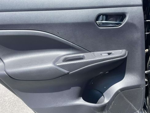 Used 2025 Nissan Versa SV FWD image 12