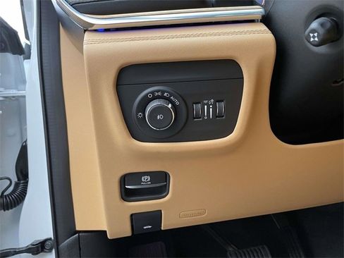 Used 2025 Jeep Grand Cherokee L Summit image 23