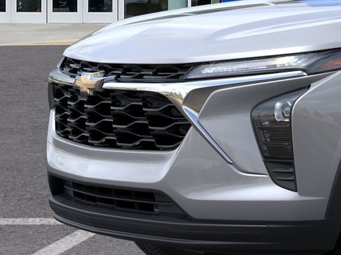 New 2026 Chevrolet Trax LS w/ LS Convenience Package FWD image 15