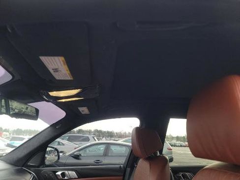 Used 2022 BMW X7 M50i w/ Dynamic Handling Package image 4