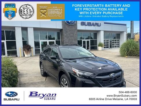 Certified 2025 Subaru Outback Premium AWD/4WD image 1