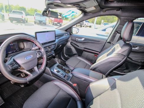 Used 2024 Ford Escape ST-Line w/ Tech Pack #1 AWD/4WD image 16