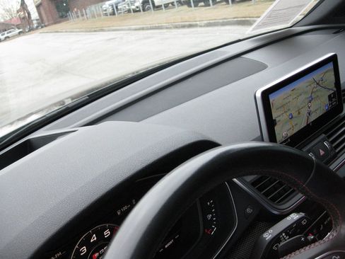 Used 2018 Audi SQ5 Prestige w/ Prestige Package image 24