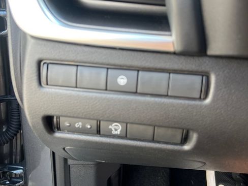 Used 2023 Nissan Rogue SV FWD image 30