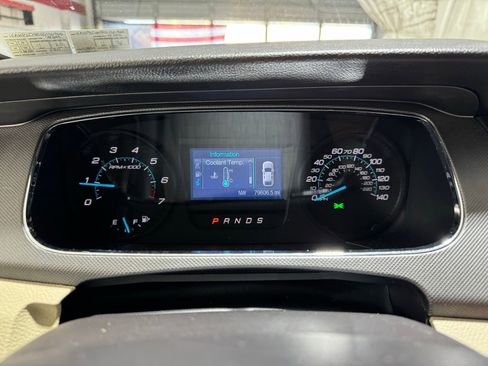 Used 2015 Ford Taurus SE image 18
