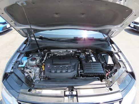 Used 2021 Volkswagen Tiguan SEL AWD/4WD image 9