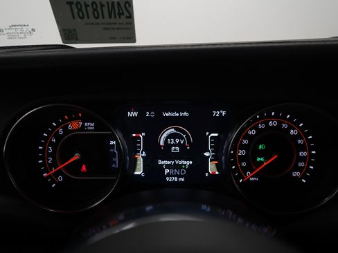 Used 2020 Jeep Wrangler Unlimited Sahara AWD/4WD image 25