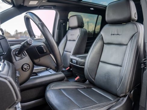 Used 2022 GMC Yukon XL Denali image 27