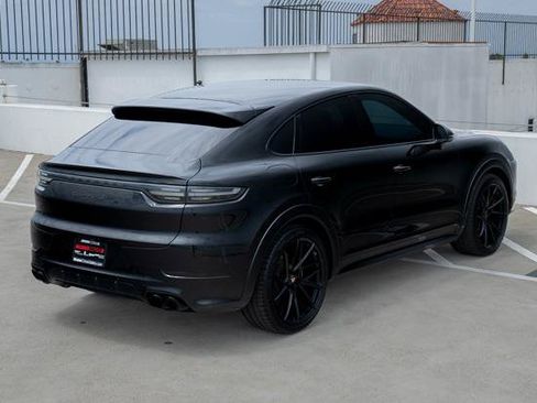 Used 2023 Porsche Cayenne GTS AWD/4WD image 17
