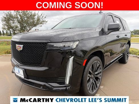 Used 2022 Cadillac Escalade Sport Platinum w/ Heavy-Duty Trailer Package AWD/4WD image 4