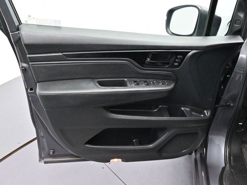 Used 2023 Honda Odyssey Touring image 11