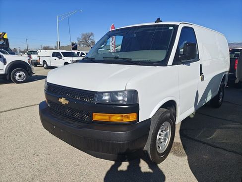 Used 2021 Chevrolet Express 3500 w/ Driver Convenience Package image 1