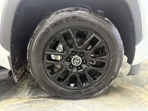 Used 2024 Toyota Sequoia Limited image 29