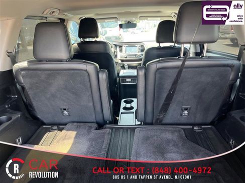 Used 2017 Toyota Highlander Limited w/ Protection Package #3 AWD/4WD image 10