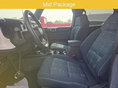 Used 2023 Ford Bronco Heritage Edition AWD/4WD image 7