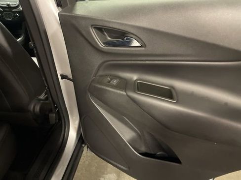 Used 2021 Chevrolet Equinox LT image 41