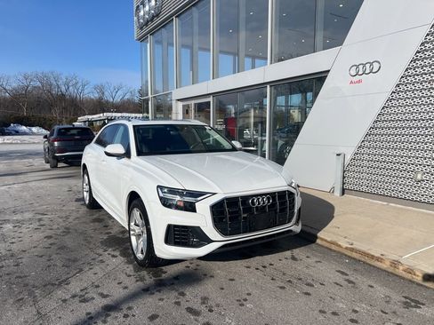 Used 2022 Audi Q8 Premium image 3