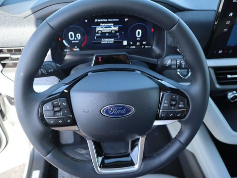 New 2026 Ford Explorer Platinum w/ LUX Leather Package AWD/4WD image 3