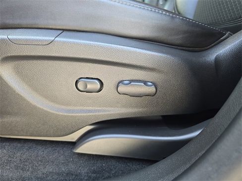 Certified 2019 Buick Encore Preferred w/ Safety Package image 17