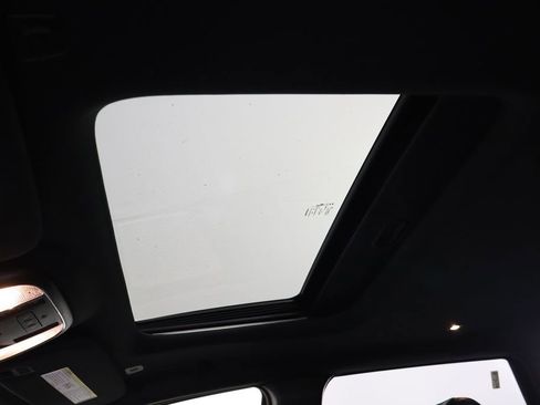 Used 2022 Jeep Grand Cherokee Limited image 24