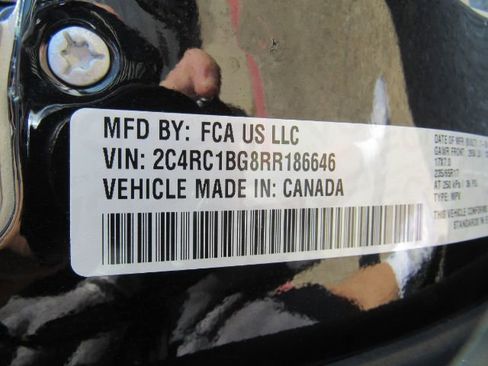 Used 2024 Chrysler Pacifica Touring-L image 58