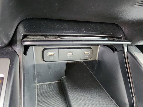 Certified 2022 Kia Sorento S image 24