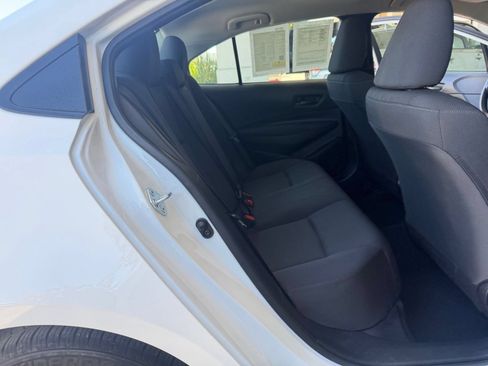Used 2025 Toyota Corolla LE FWD image 38