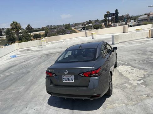 Used 2025 Nissan Versa SV FWD image 33