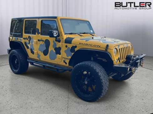 Used 2015 Jeep Wrangler Unlimited Rubicon w/ Connectivity Group image 7