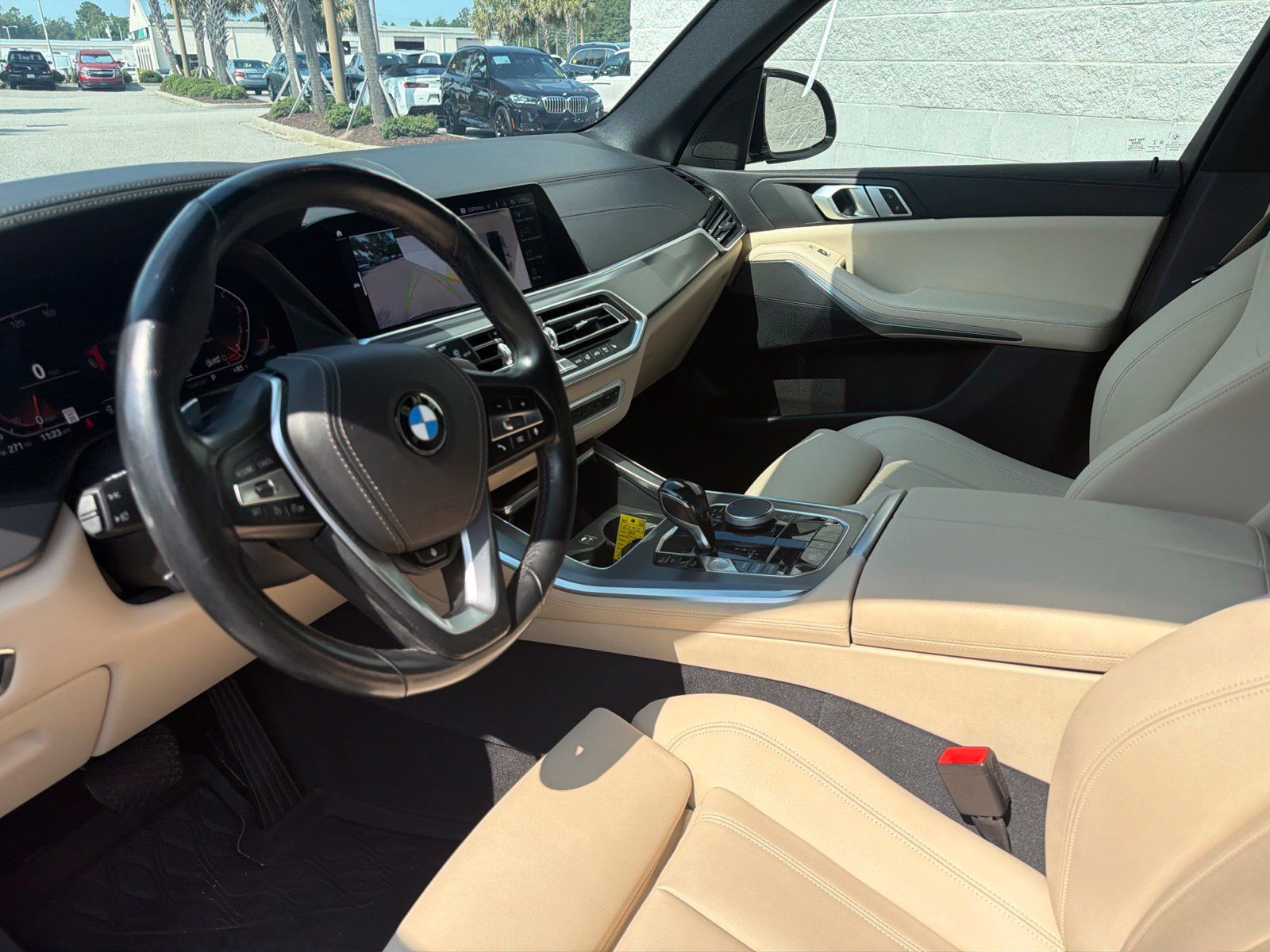 Used 2019 BMW X5 xDrive40i w/ Convenience Package AWD/4WD image 2