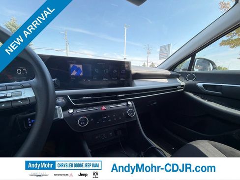 Used 2025 Hyundai Sonata SEL AWD/4WD image 14