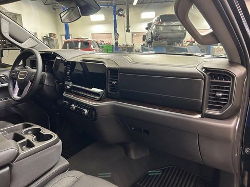 Used 2026 GMC Sierra 1500 SLE AWD/4WD image 16