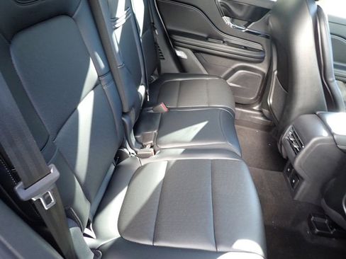 New 2026 Lincoln Corsair Premiere image 14