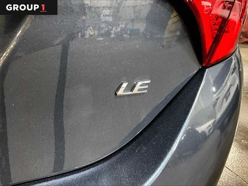 Certified 2019 Toyota Corolla LE FWD image 10