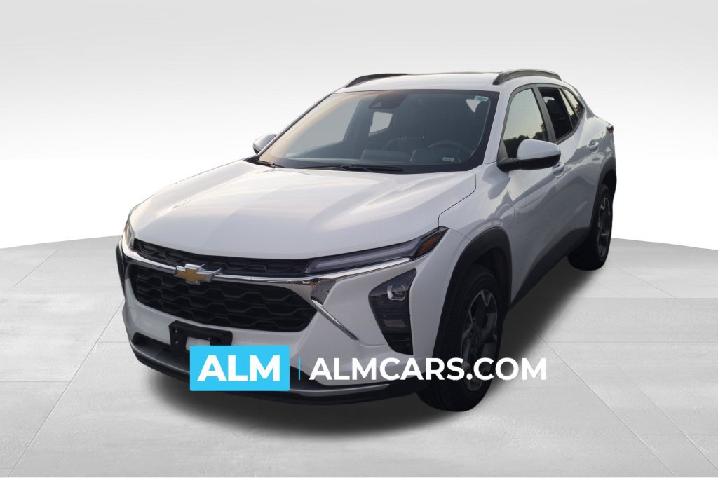 Used 2025 Chevrolet Trax LT FWD image 1