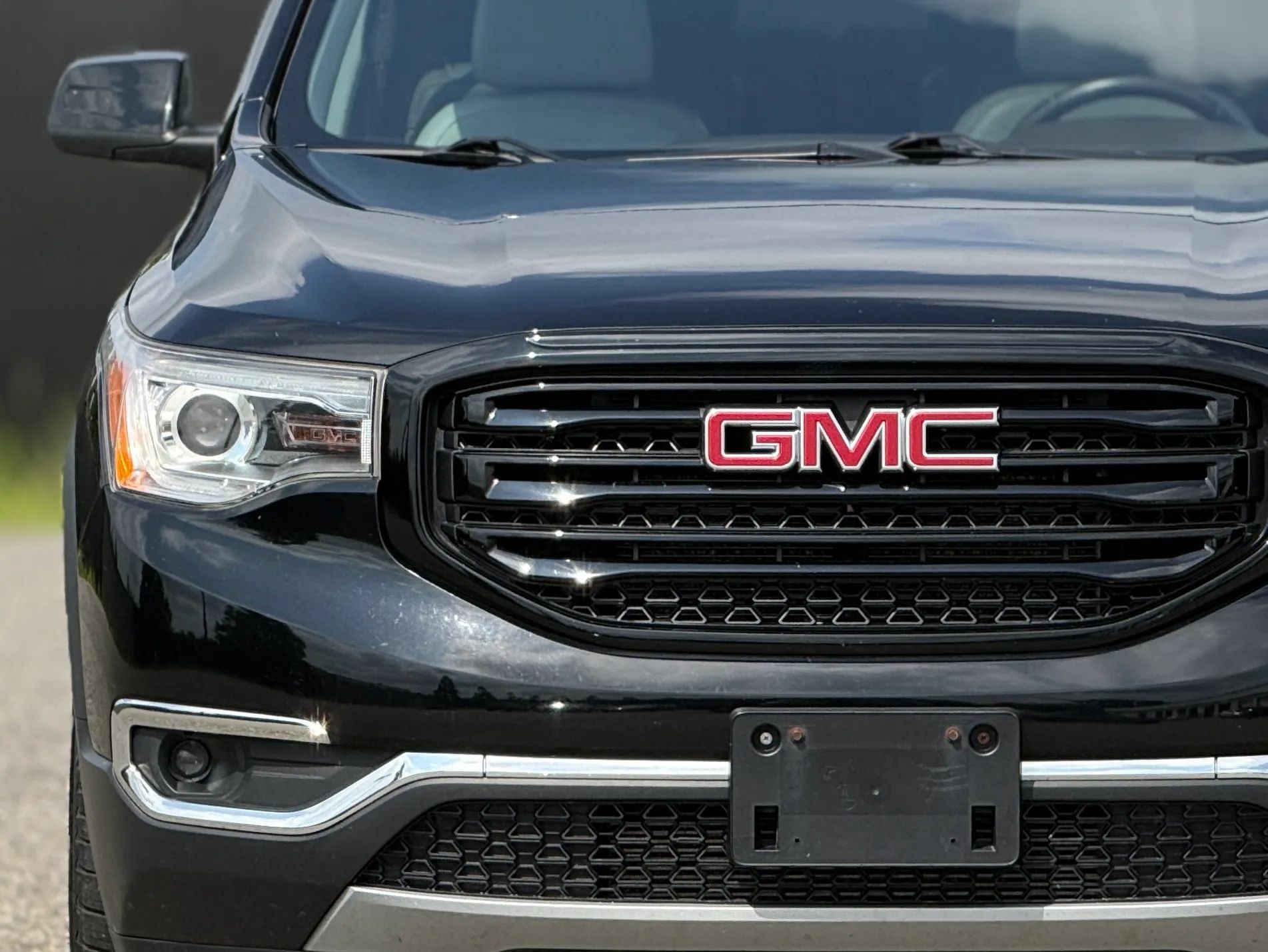 Used 2017 GMC Acadia SLT w/ LPO, Black Accent Package FWD image 11