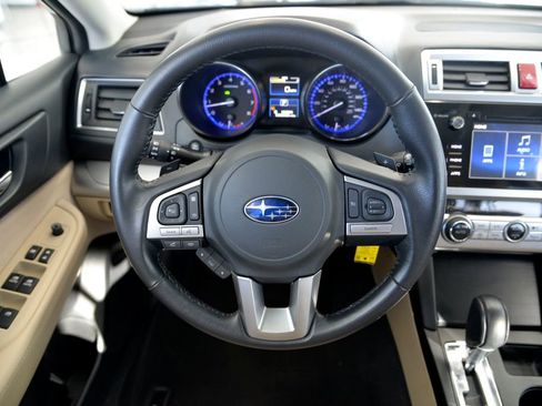 Used 2017 Subaru Outback 2.5i Premium image 18